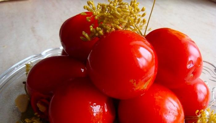 Recetas para encurtir tomates con canela para el invierno en casa Tomates marinados con canela